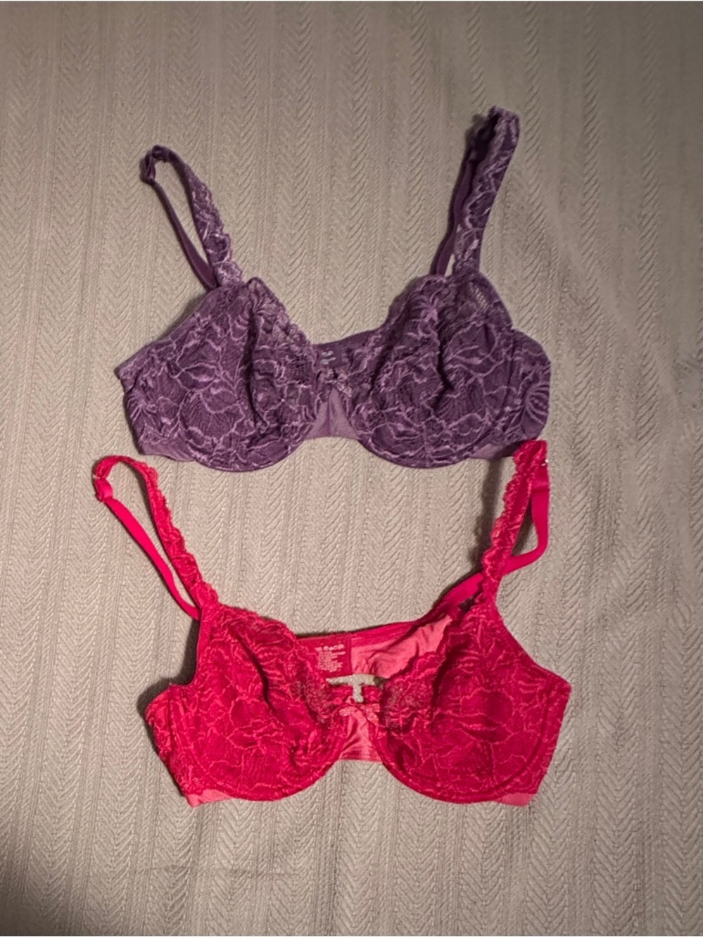 Bali Lace Underwire Bras in Purple and Red - Set of 2